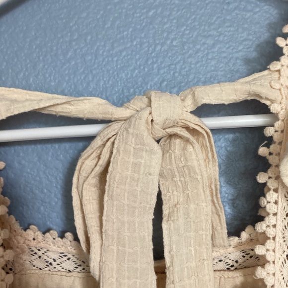 FREE PEOPLE NWT ๐๐ Cropped top. Ruffle sleeves with crochet trim. Bohemian. XS - Picture 9 of 16